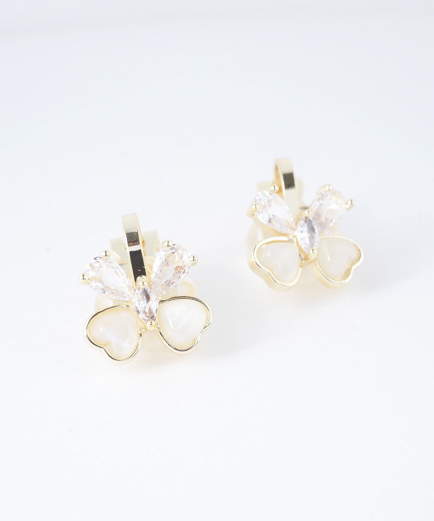 リボンキャッツアイクリップイヤリング