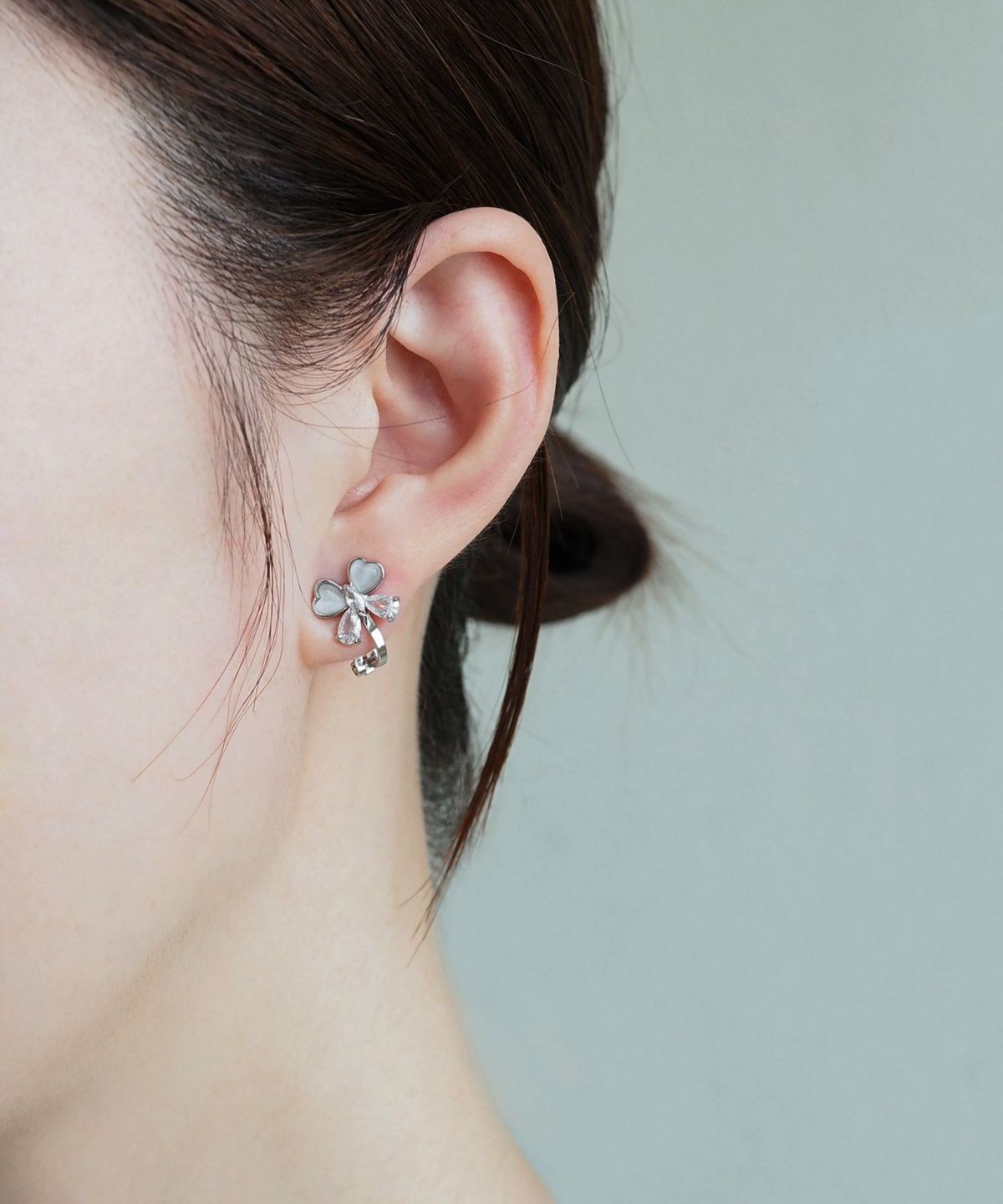 リボンキャッツアイクリップイヤリング