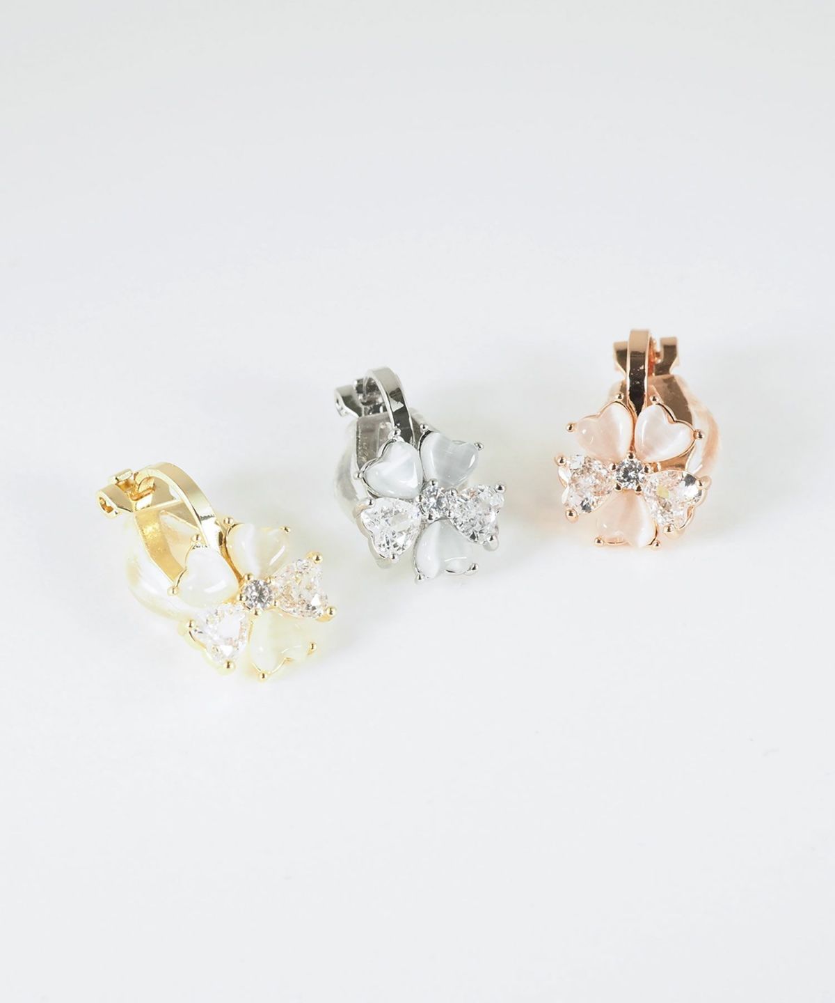 サクラキャッツアイクリップイヤリング