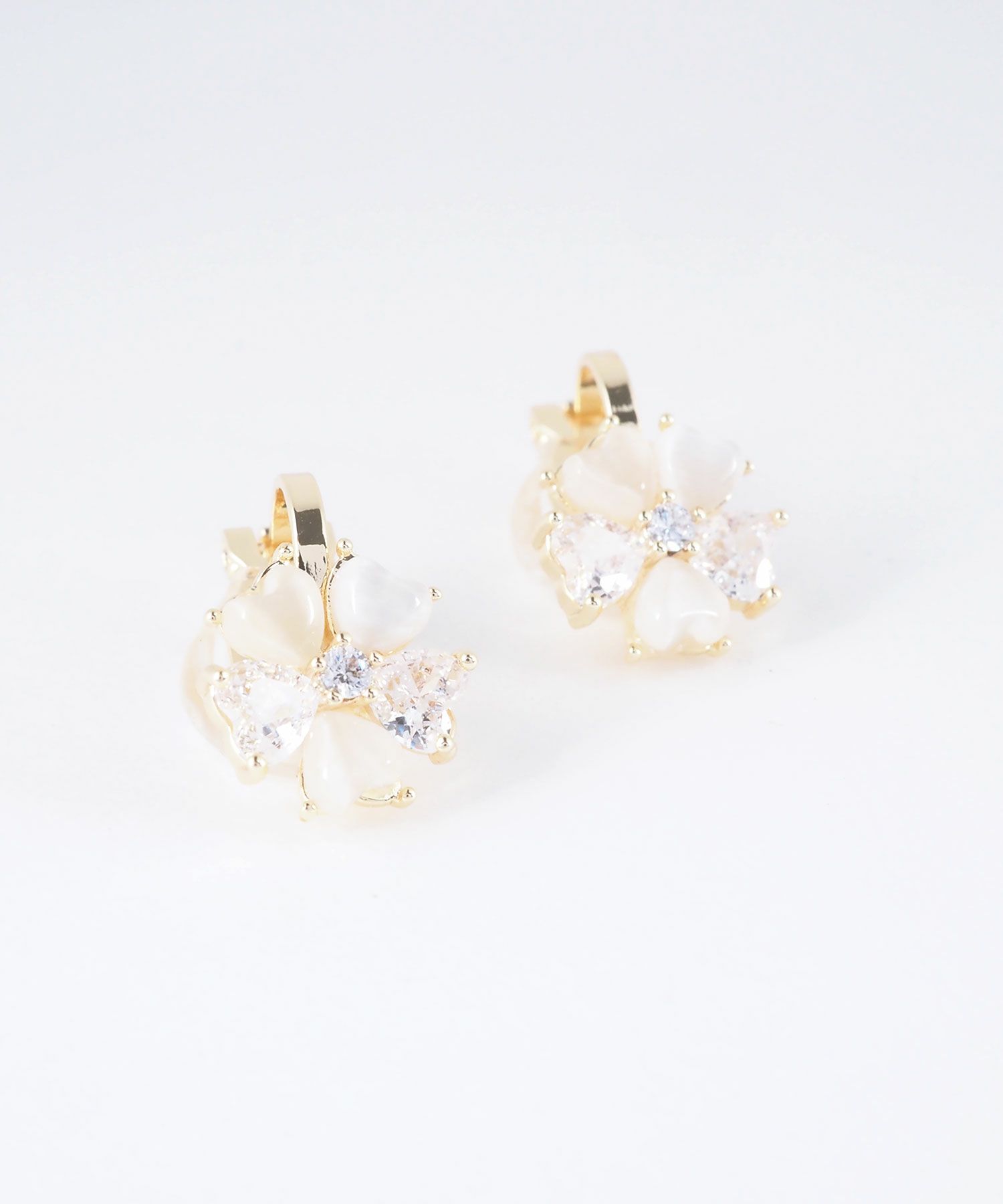 サクラキャッツアイクリップイヤリング