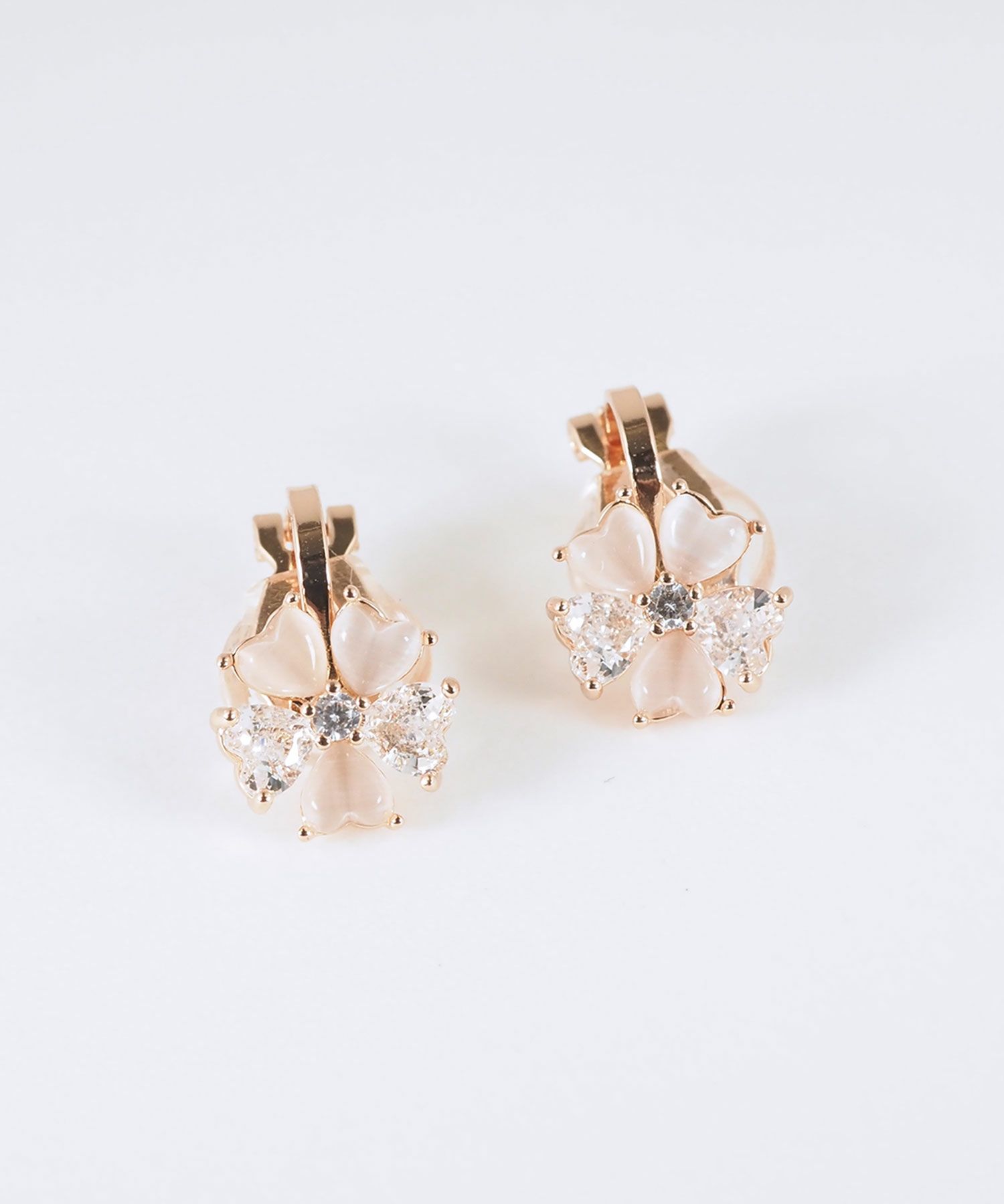 サクラキャッツアイクリップイヤリング