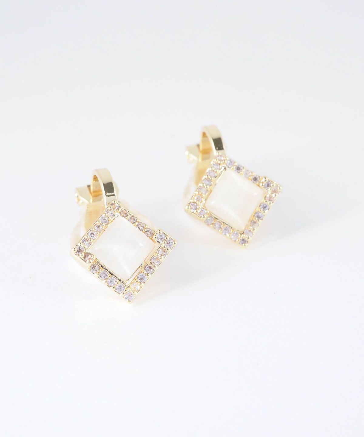 スクエアキャッツアイクリップイヤリング