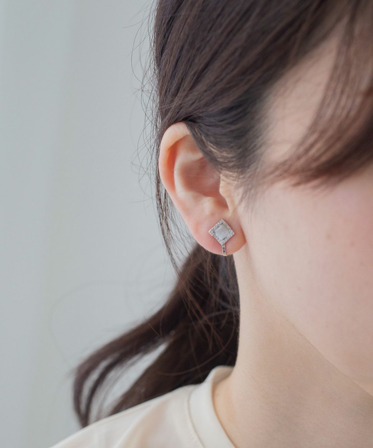 スクエアキャッツアイクリップイヤリング