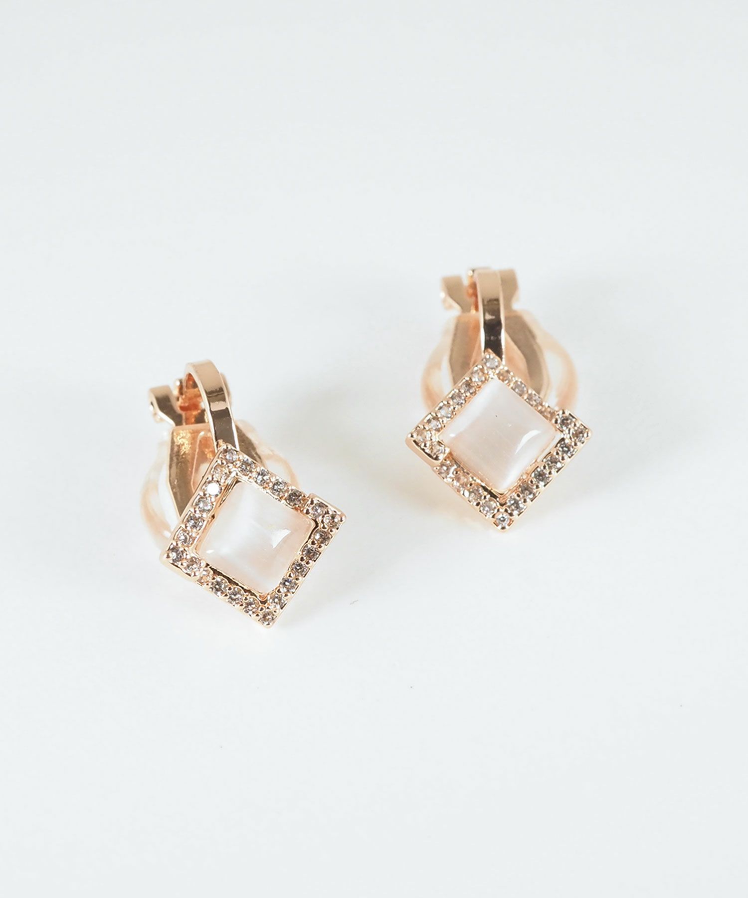 スクエアキャッツアイクリップイヤリング