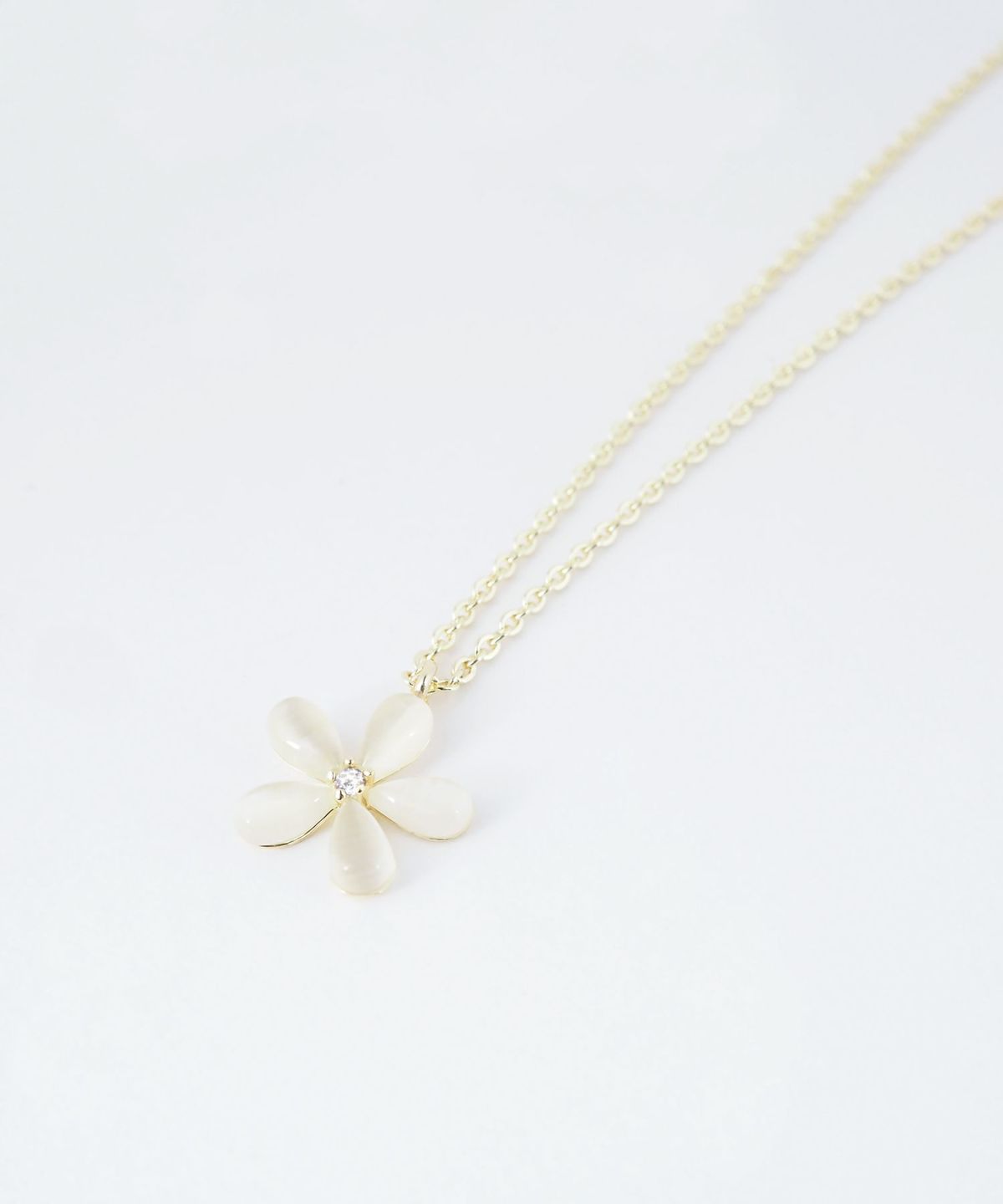 フラワーキャッツアイネックレス