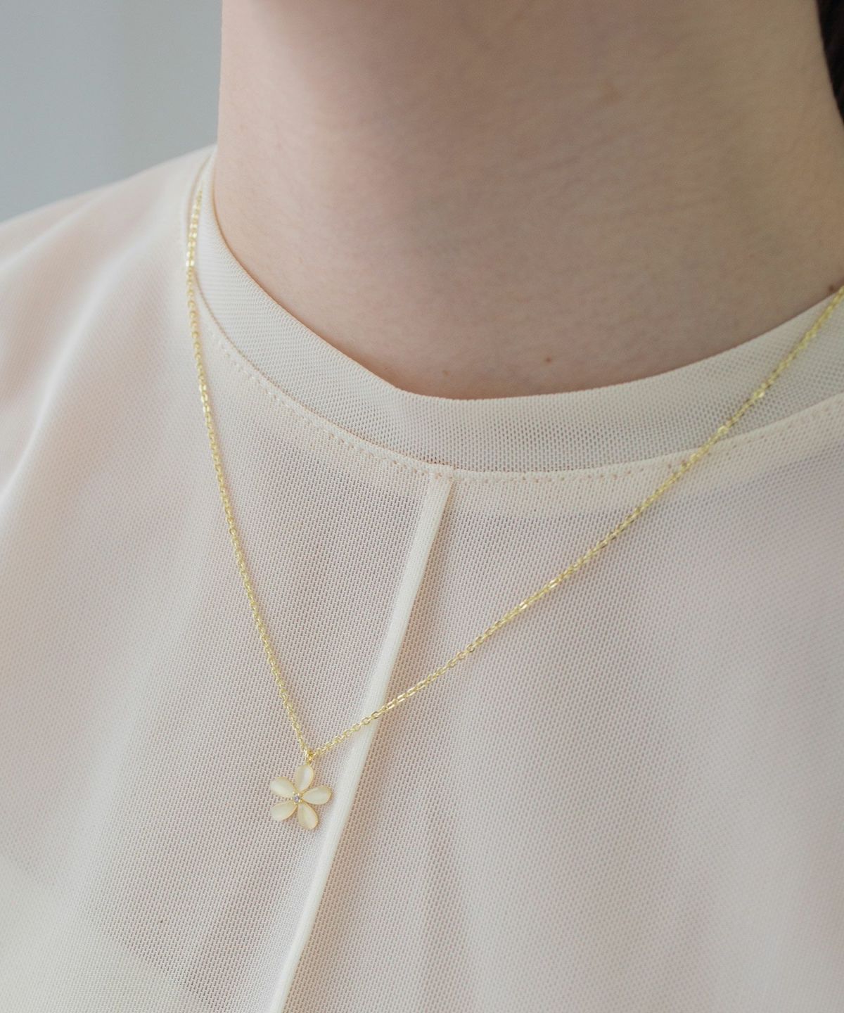 フラワーキャッツアイネックレス