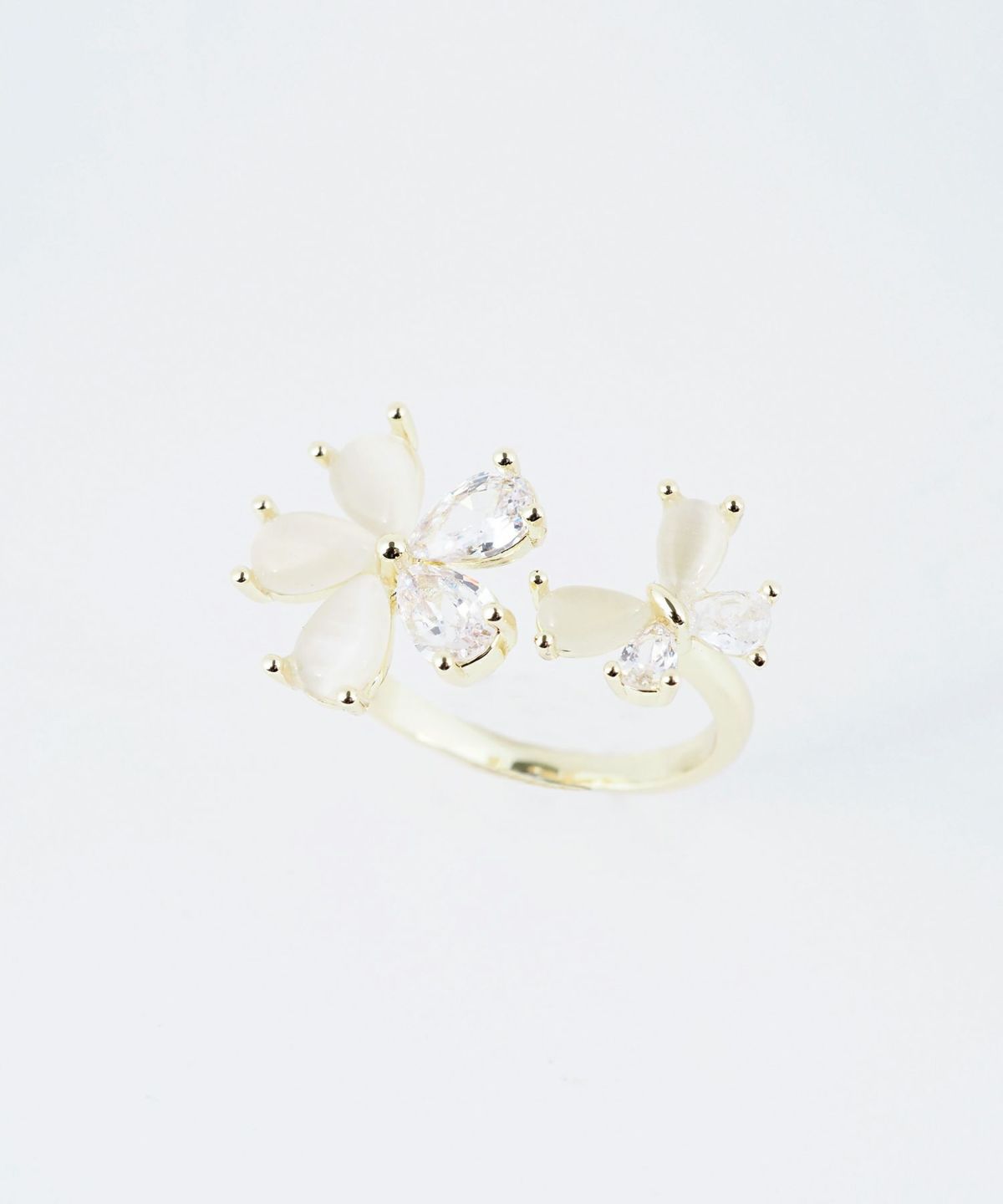 フラワーバタフライフリーリング