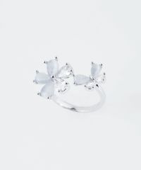 フラワーバタフライフリーリング