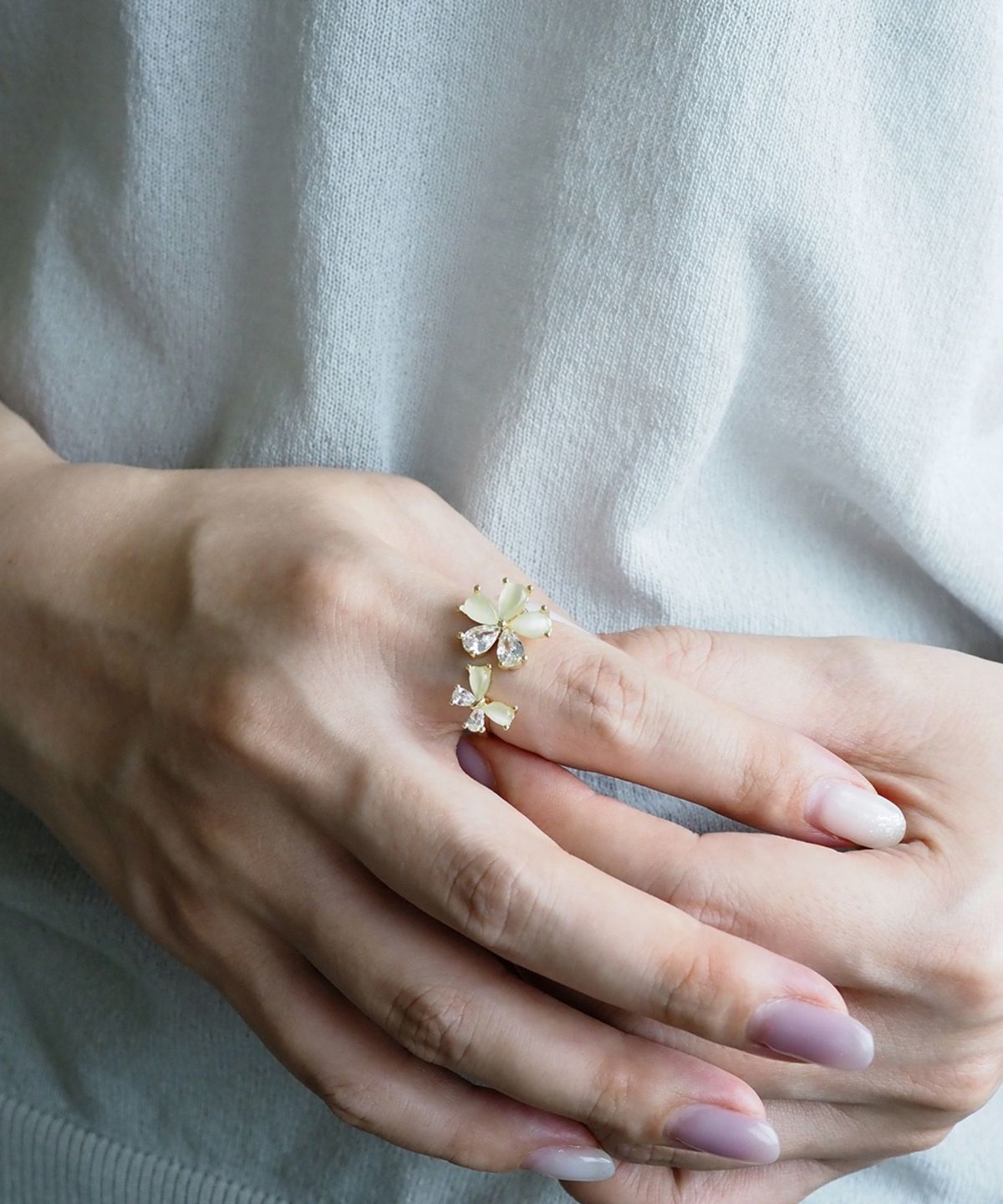 大特価◆新品！ゴールドちょうちょとお花リング（フリーサイズ） NEW YEARS SALE☆本物のお花リング【蝶々】A