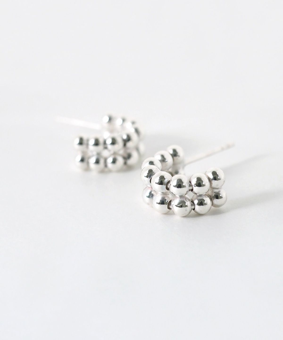 [SV925]ドットハーフフープピアス