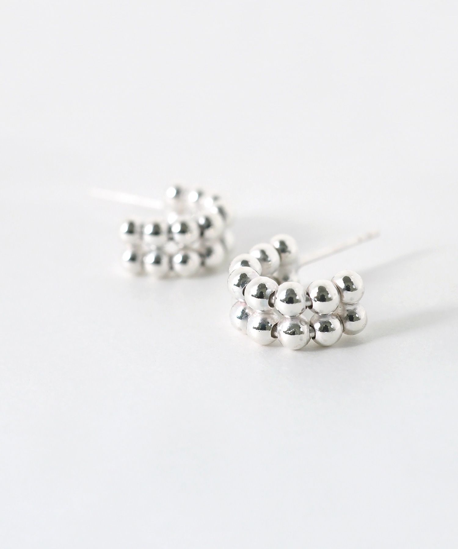 [SV925]ドットハーフフープピアス