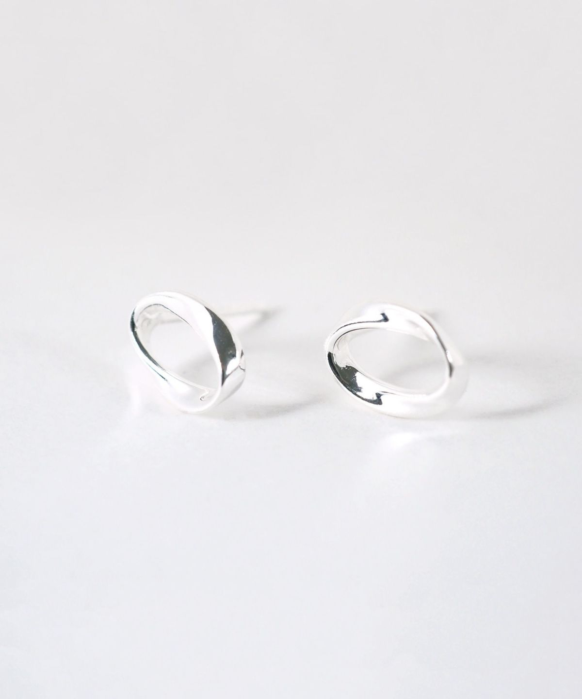 [SV925]メビウスピアス