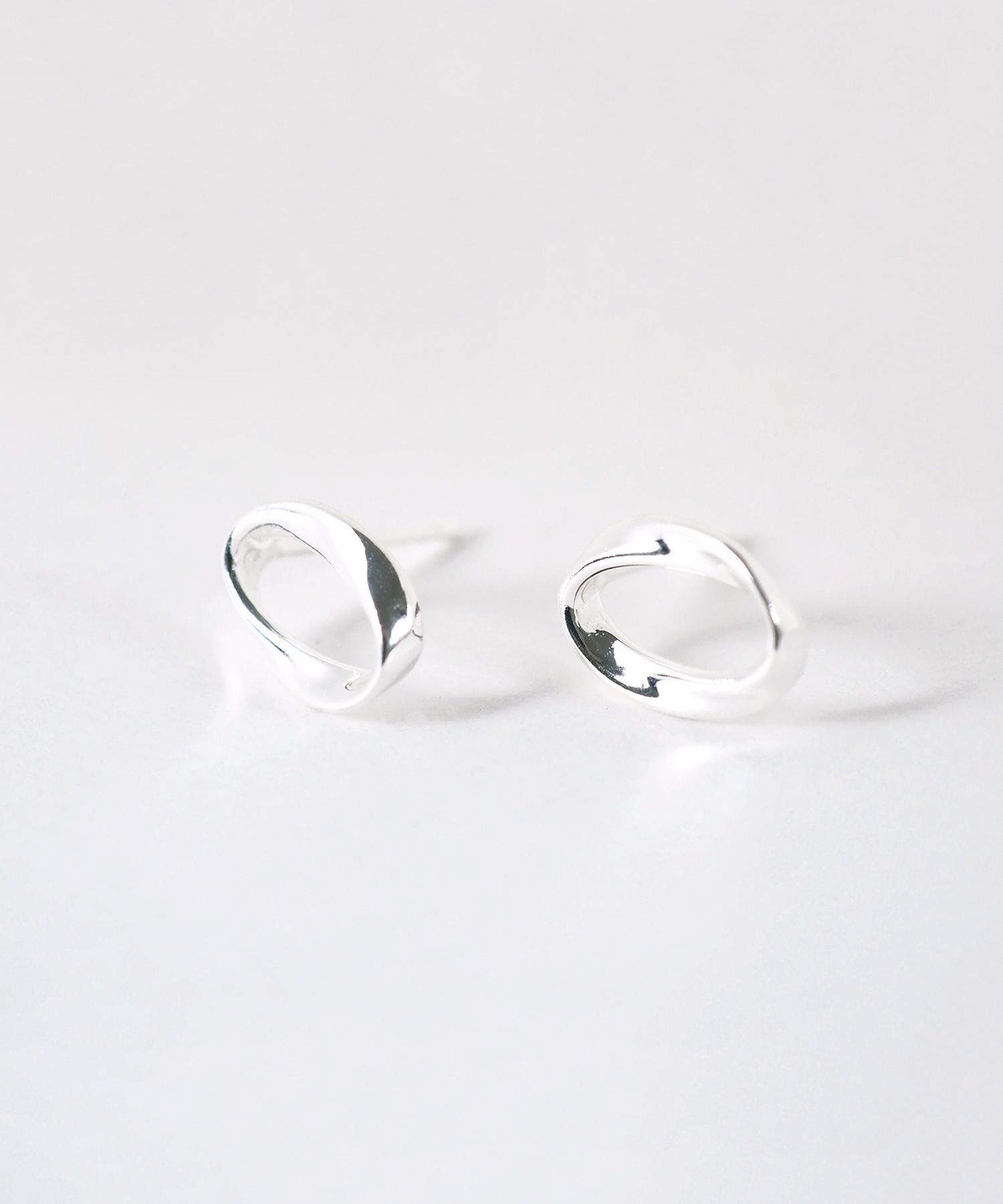 [SV925]メビウスピアス