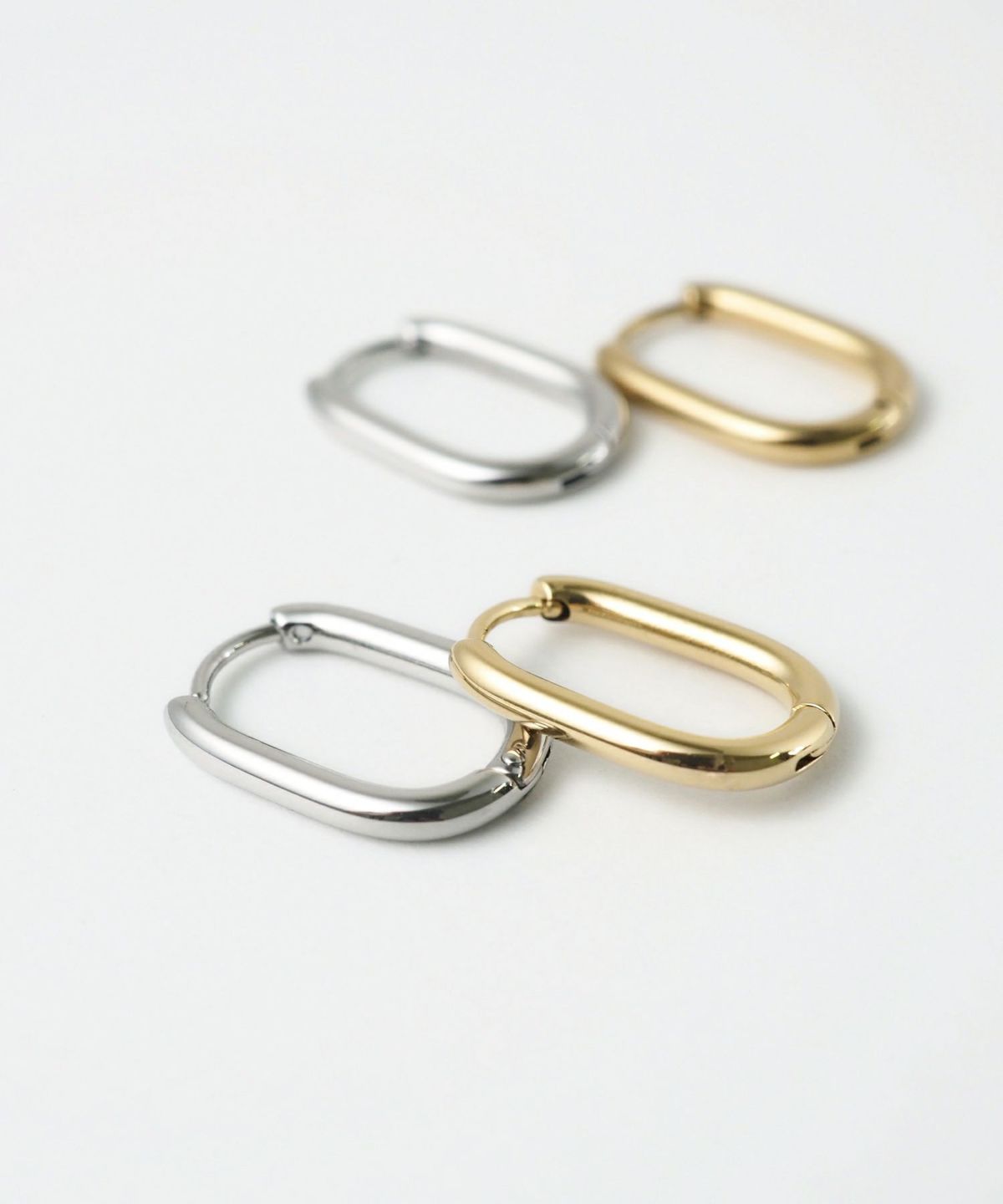 オーバルスリムワンタッチステンレスピアス【MUK lucenzio】