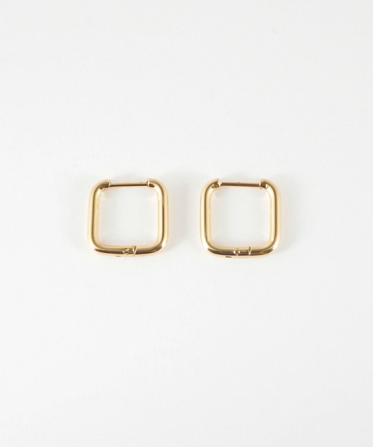 スクエアスリムワンタッチステンレスピアス【MUK lucenzio】