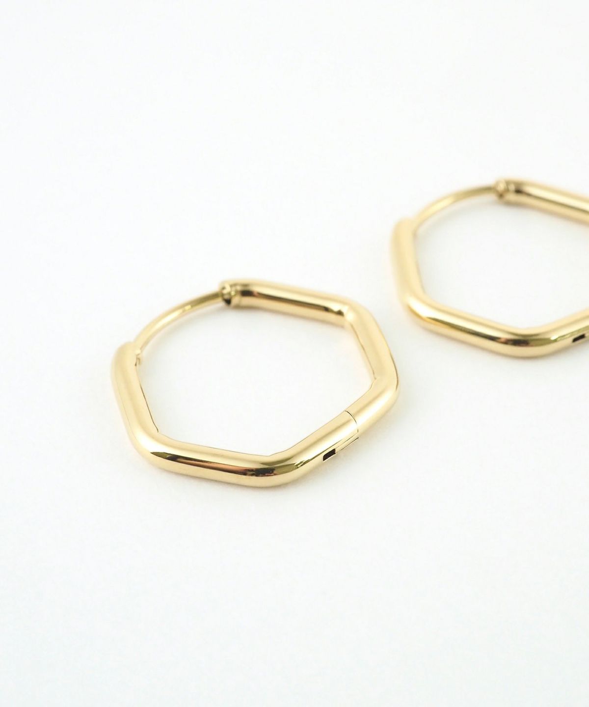 ヘキサゴンワンタッチステンレスピアス【MUK lucenzio】