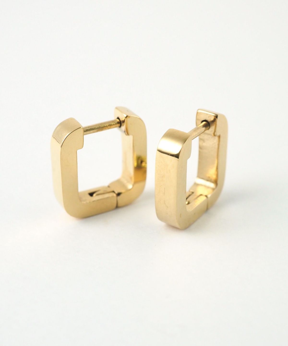 スクエアワンタッチステンレスピアス【MUK lucenzio】