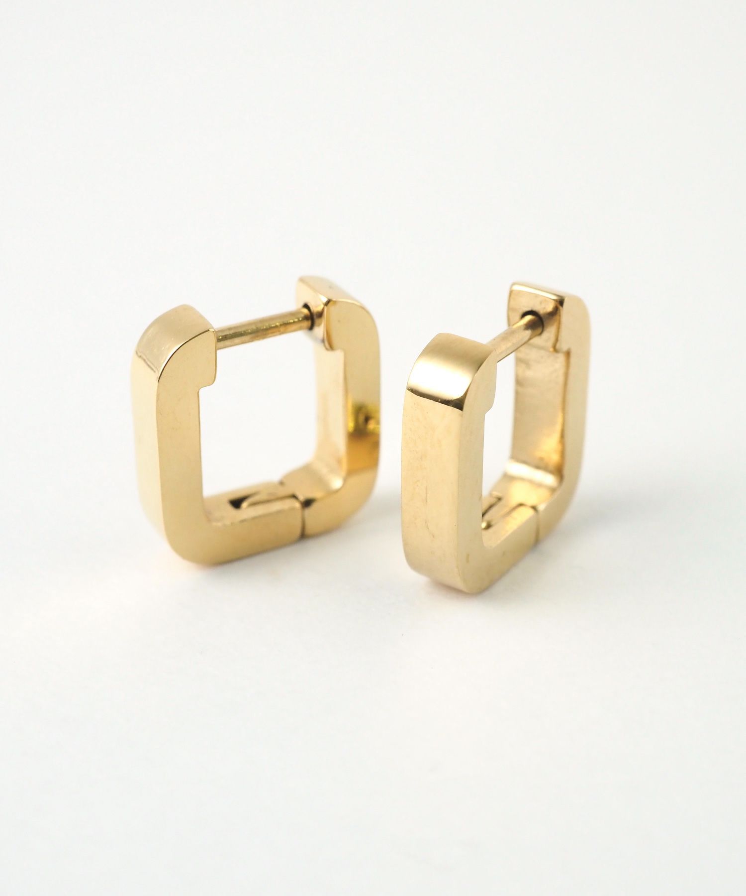 スクエアワンタッチステンレスピアス【MUK lucenzio】