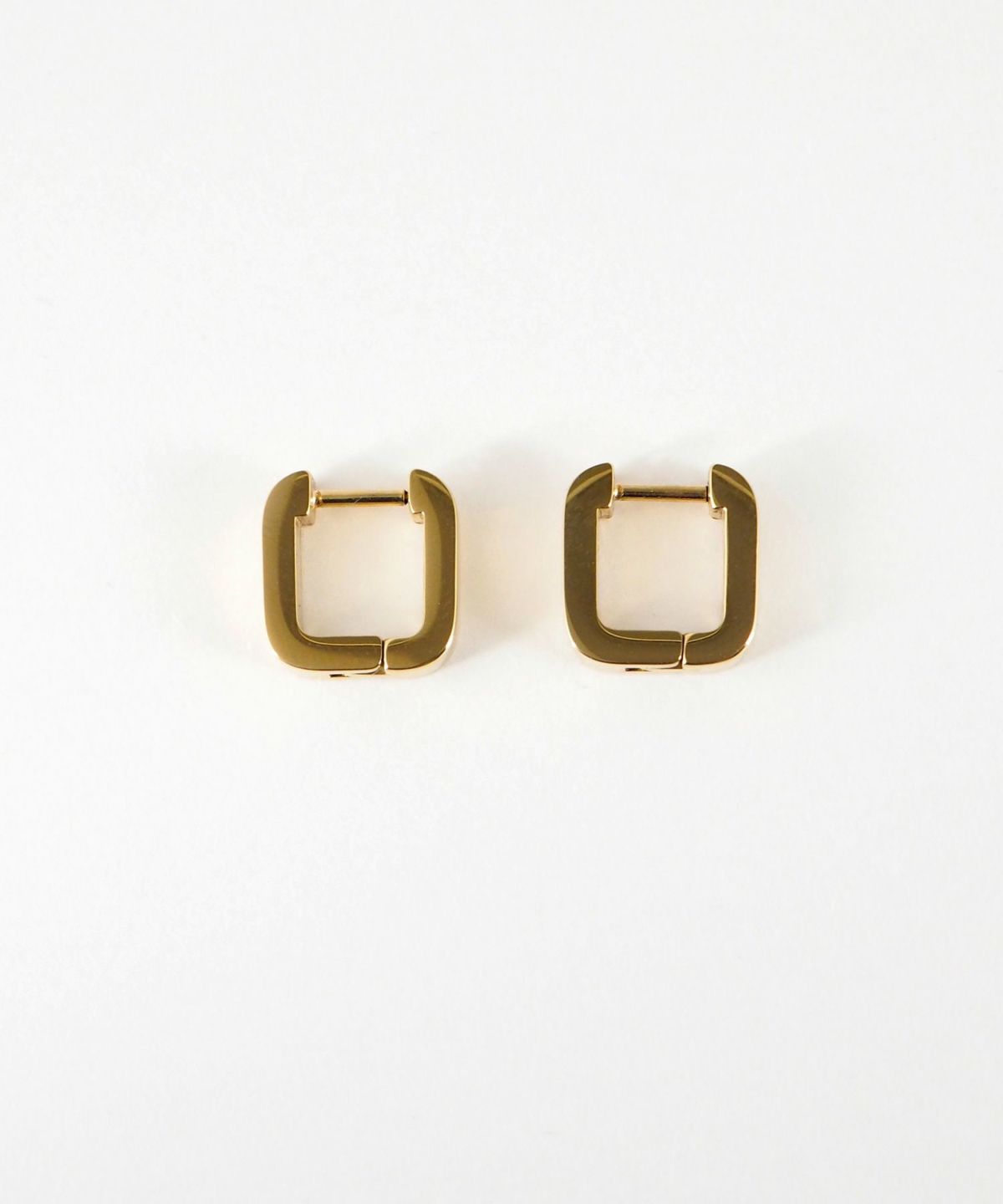 スクエアワンタッチステンレスピアス【MUK lucenzio】