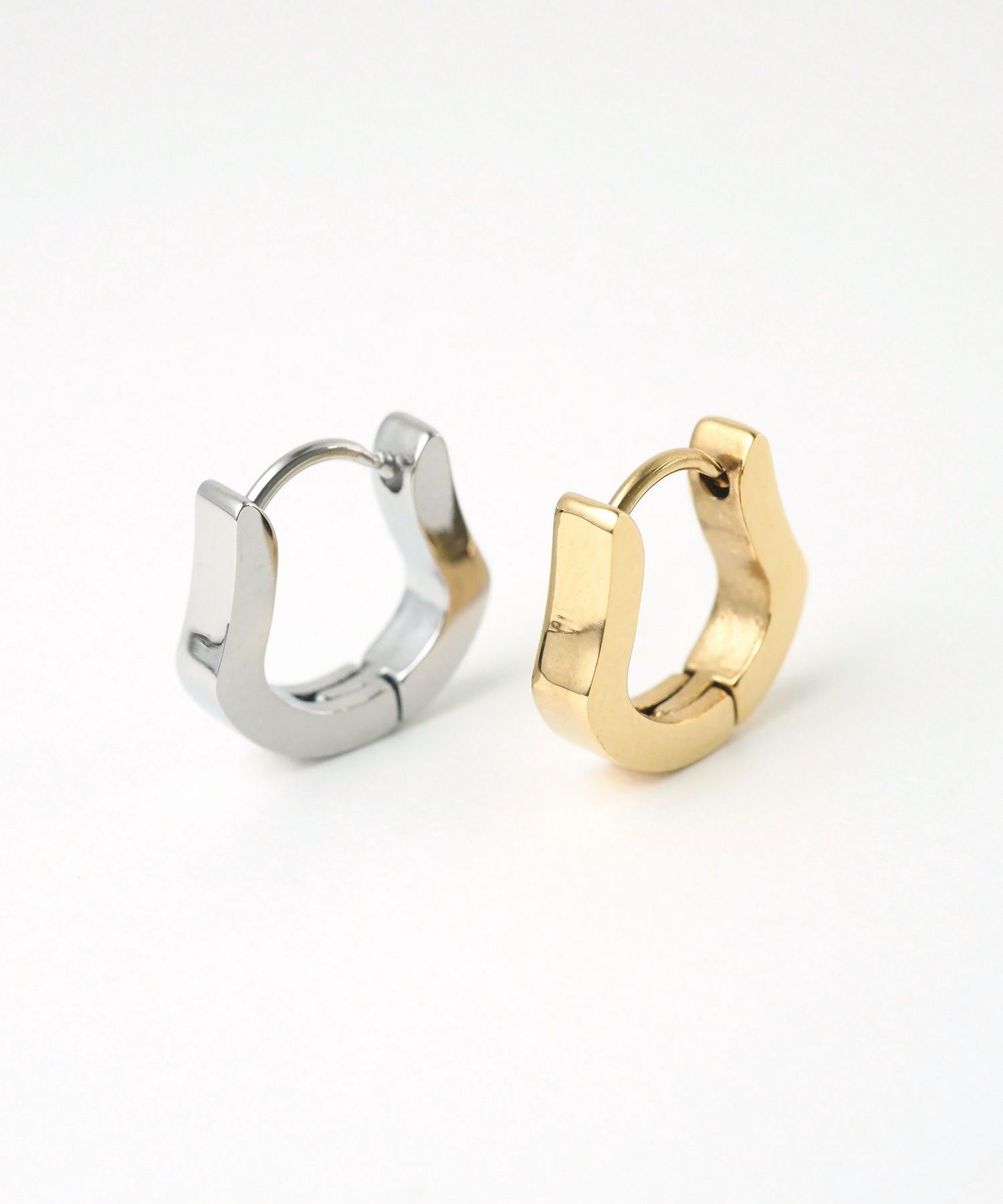 ホースシューワンタッチステンレスピアス【MUK lucenzio】