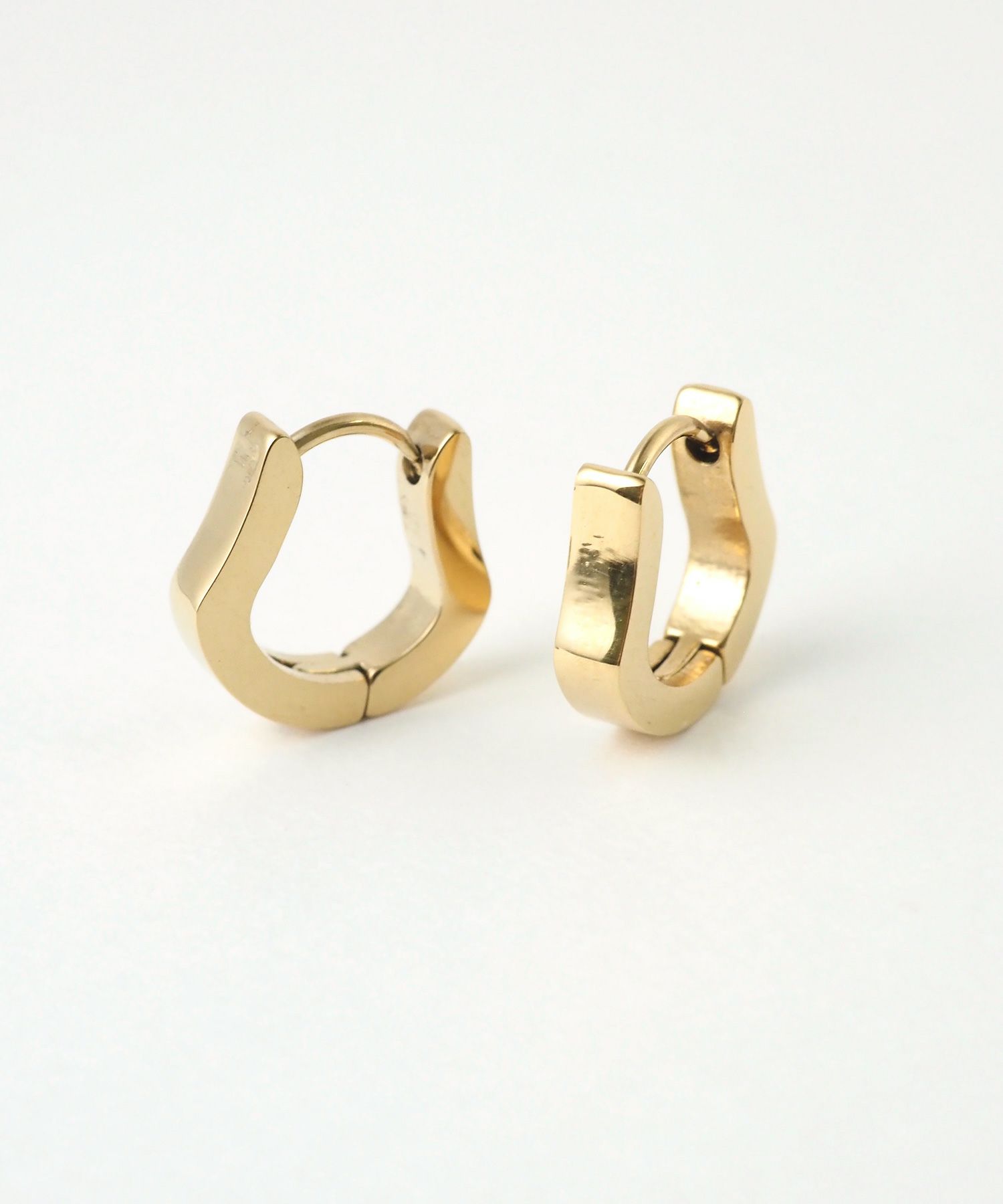 ホースシューワンタッチステンレスピアス【MUK lucenzio】