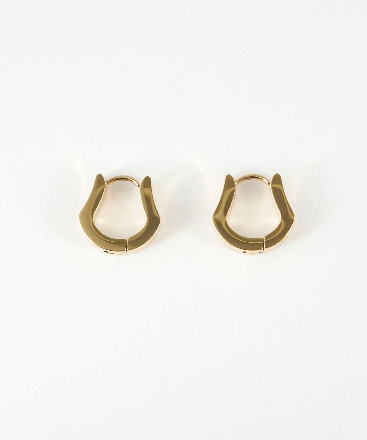 ホースシューワンタッチステンレスピアス【MUK lucenzio】