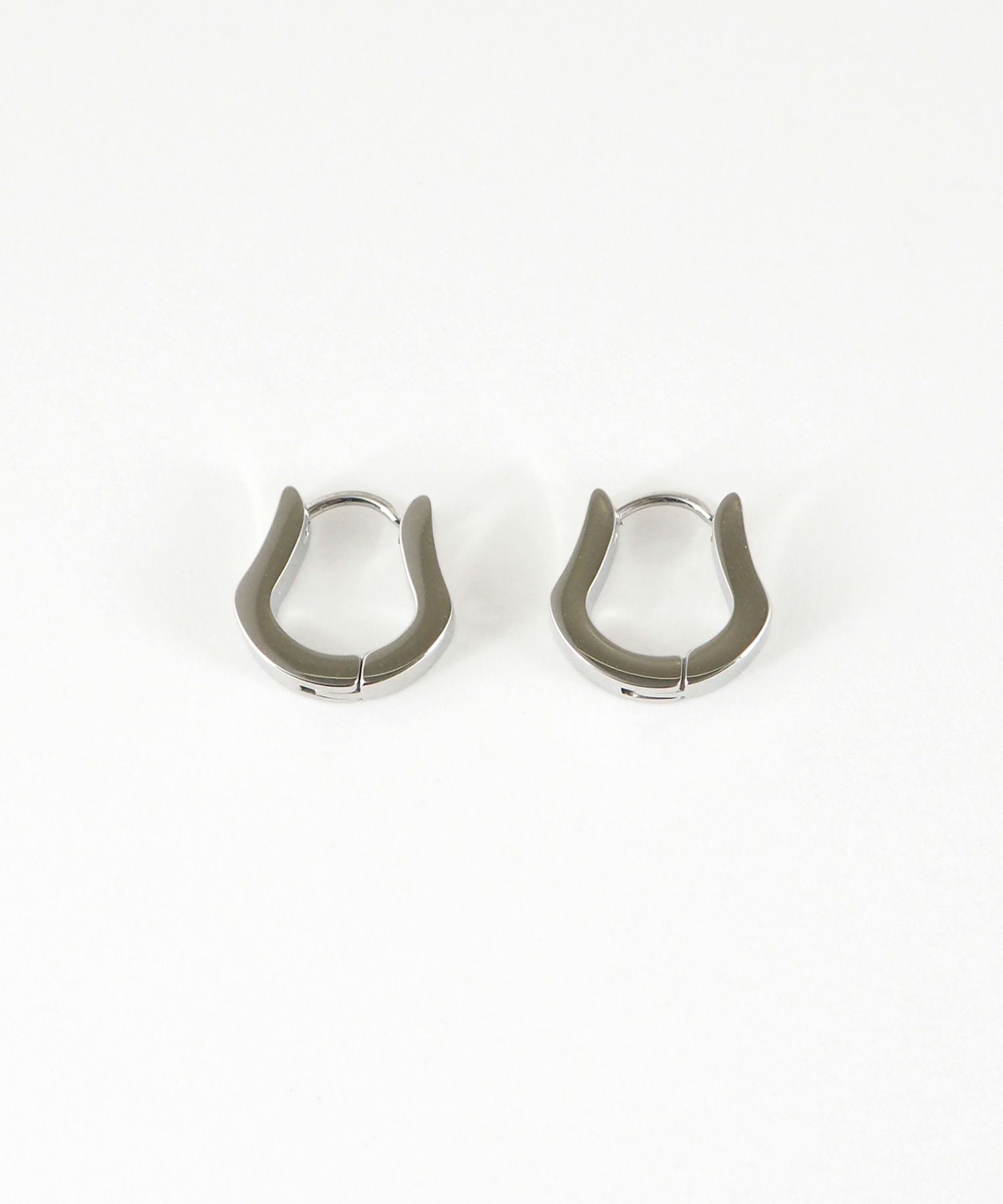 ホースシューワンタッチステンレスピアス【MUK lucenzio】