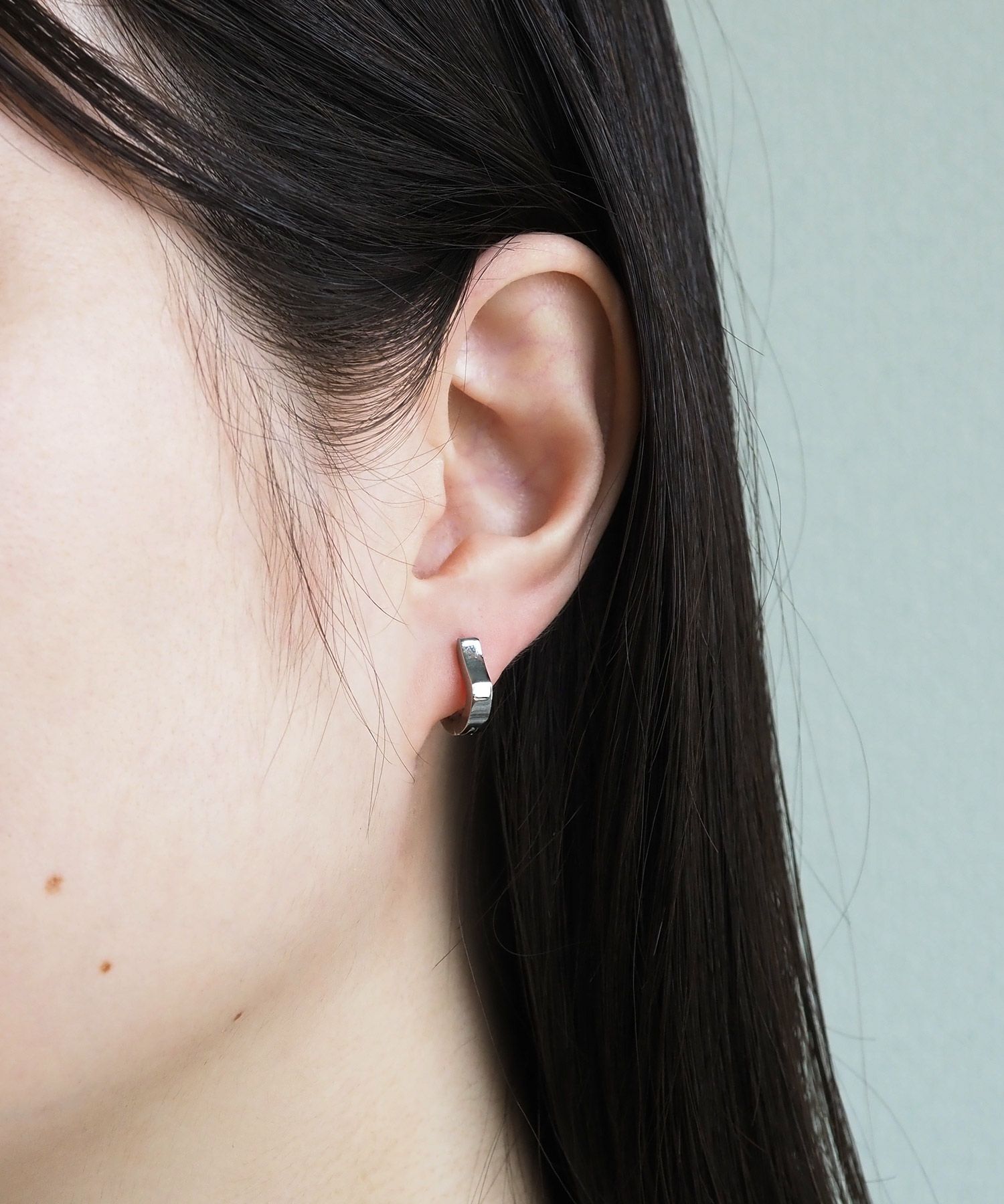 ホースシューワンタッチステンレスピアス【MUK lucenzio】