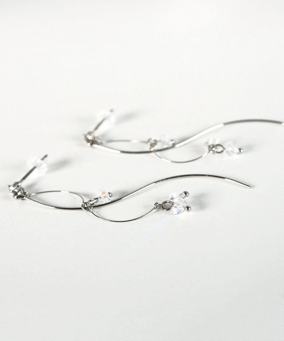 ロングクリアピュアチタンポストピアス【ISS】