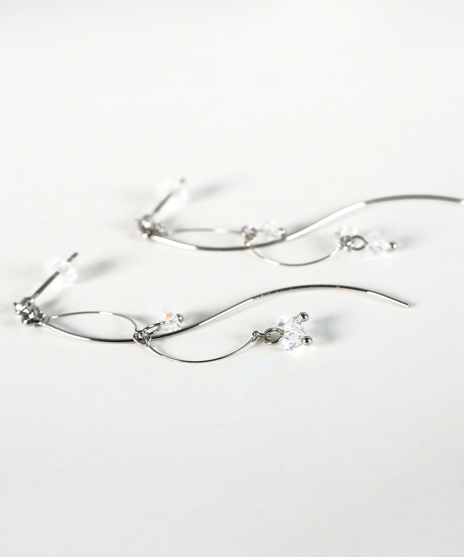 ロングクリアピュアチタンポストピアス【ISS】