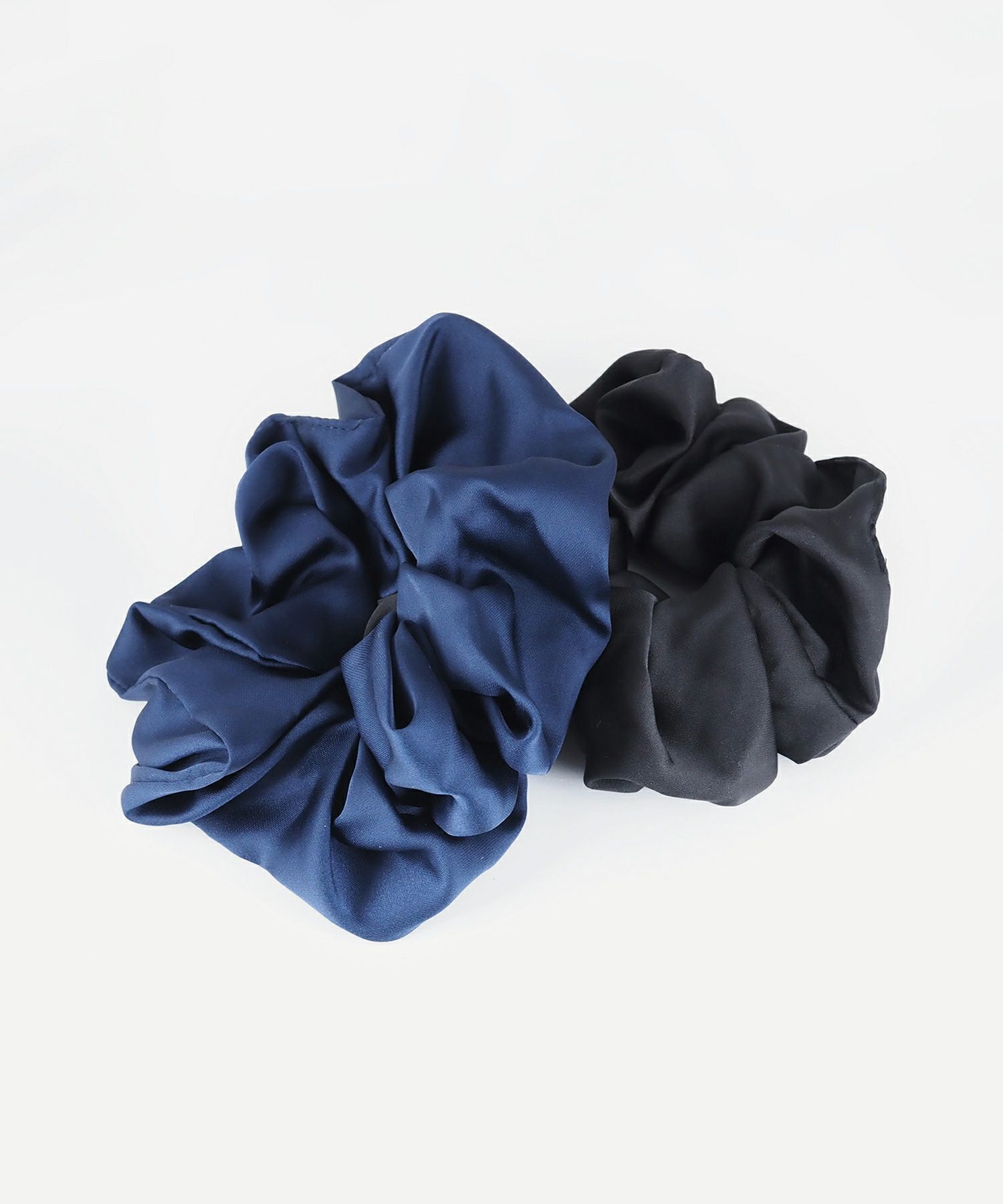 シンプルサテンシュシュ