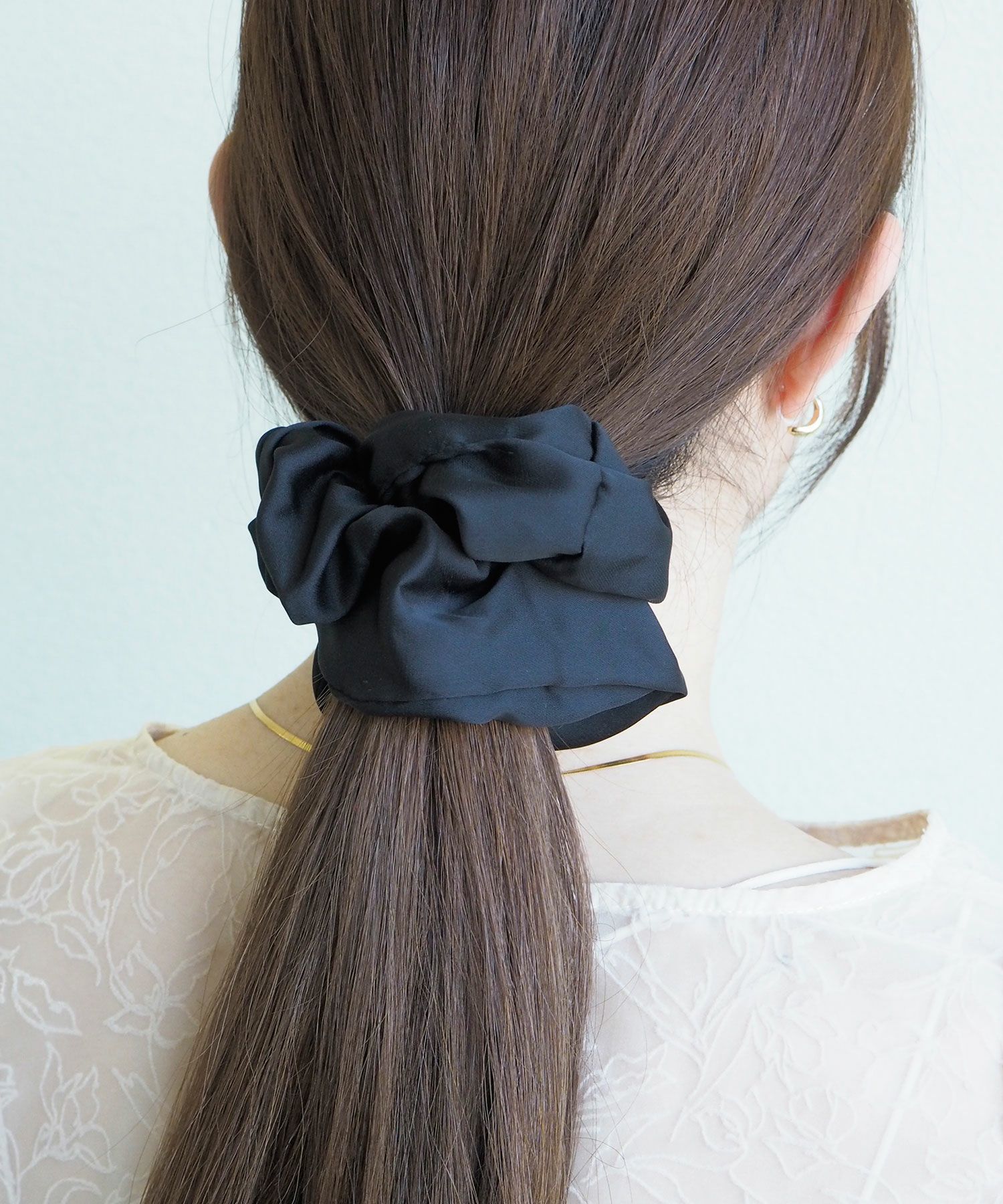 シンプルサテンシュシュ