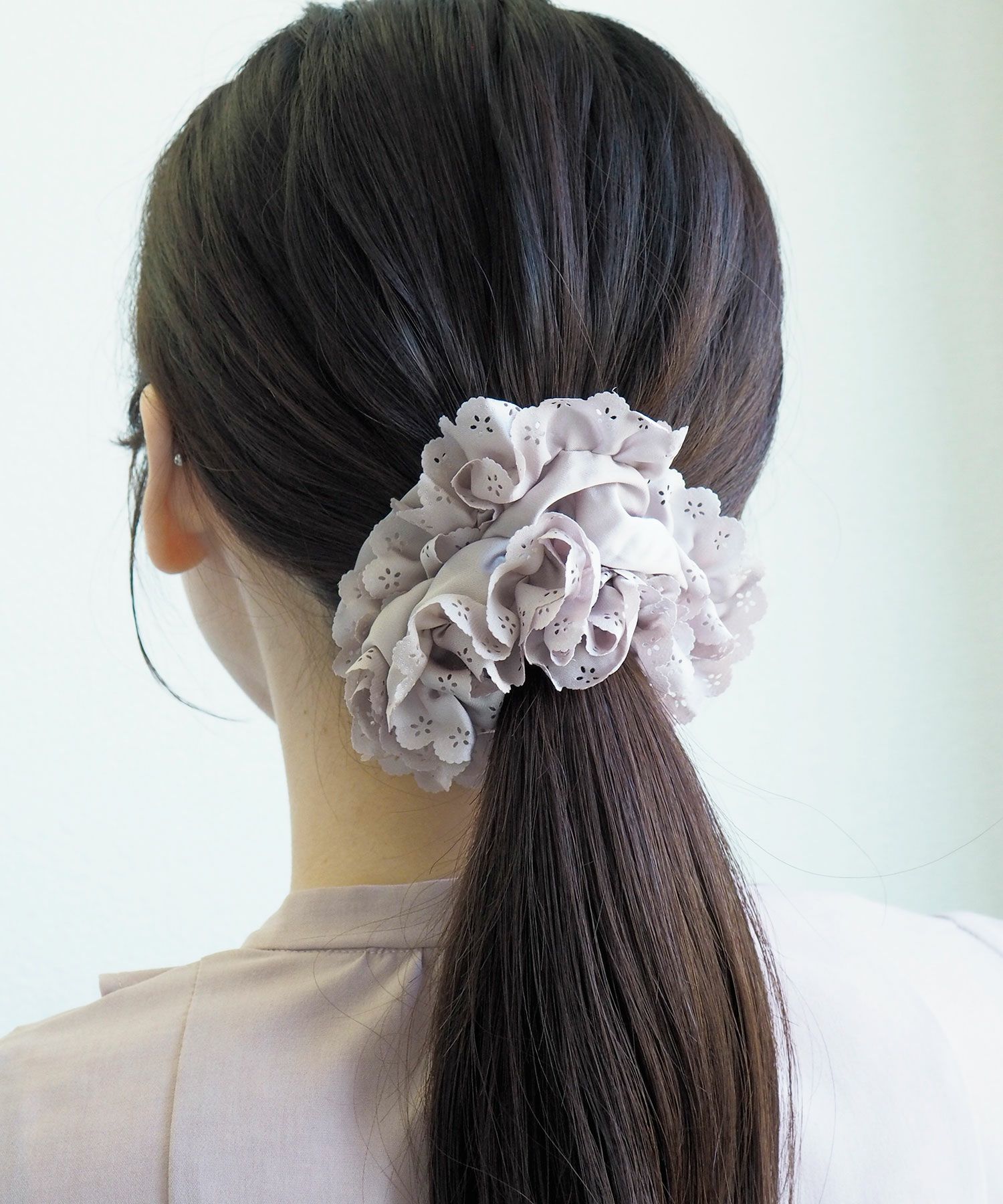 パンチングフリルシュシュ