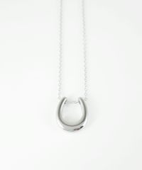 ホースシューステンレスネックレス