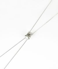 ニュアンスプレートループタイネックレス