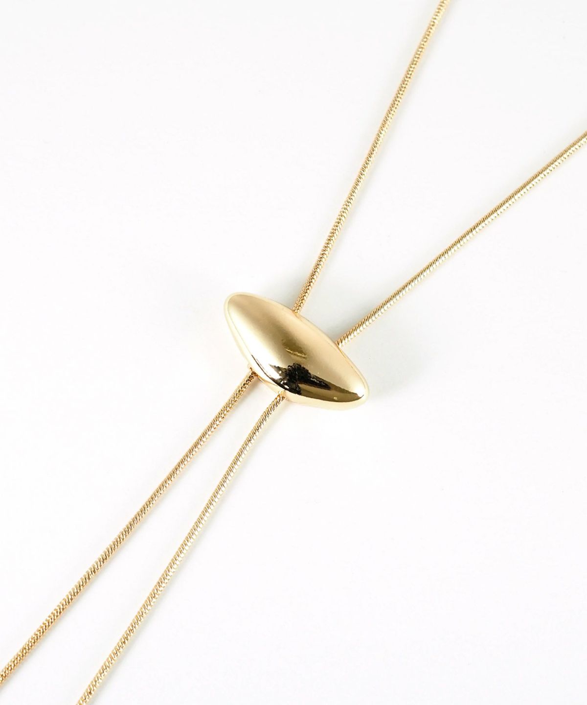 トライアングルループタイネックレス