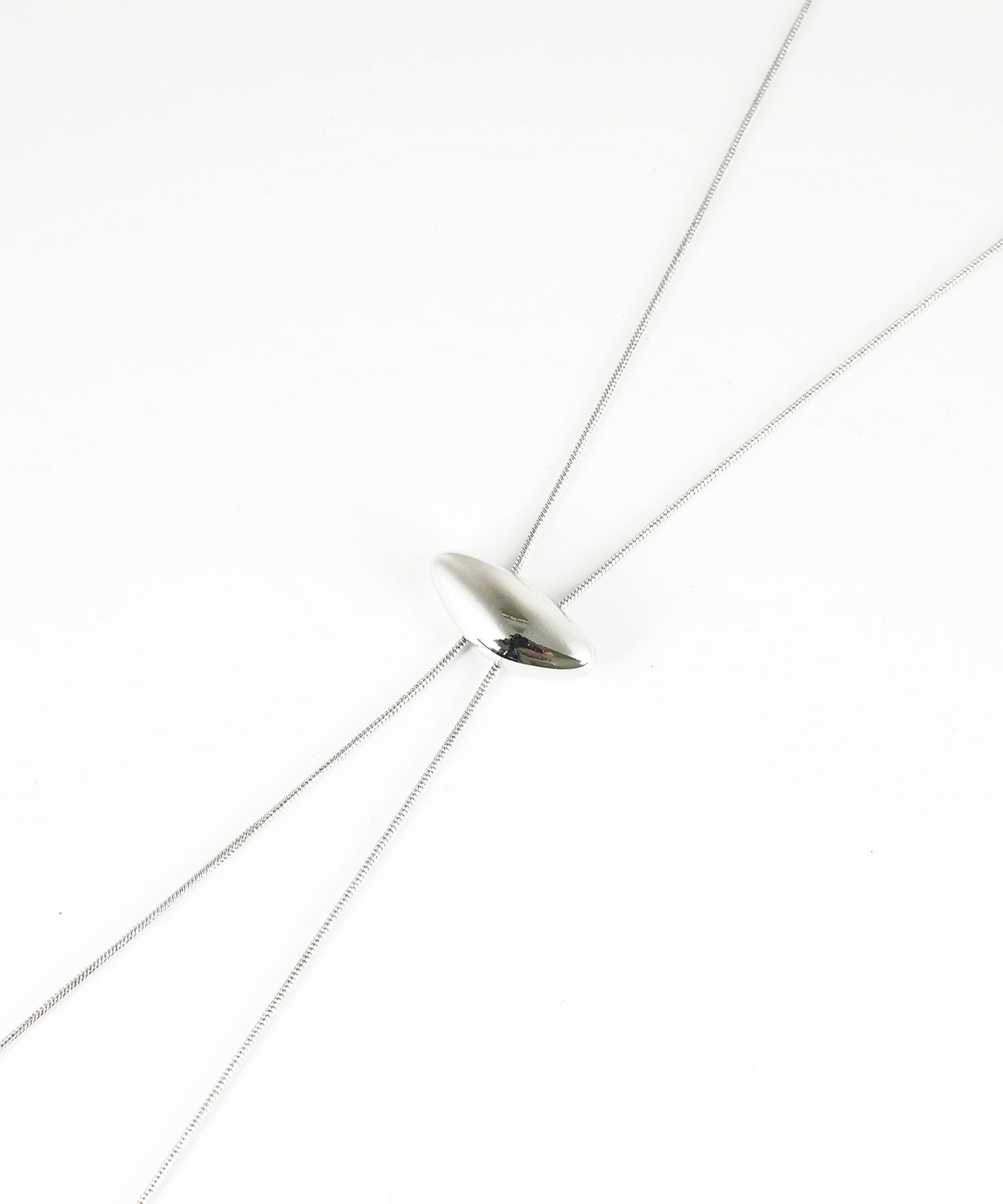 トライアングルループタイネックレス