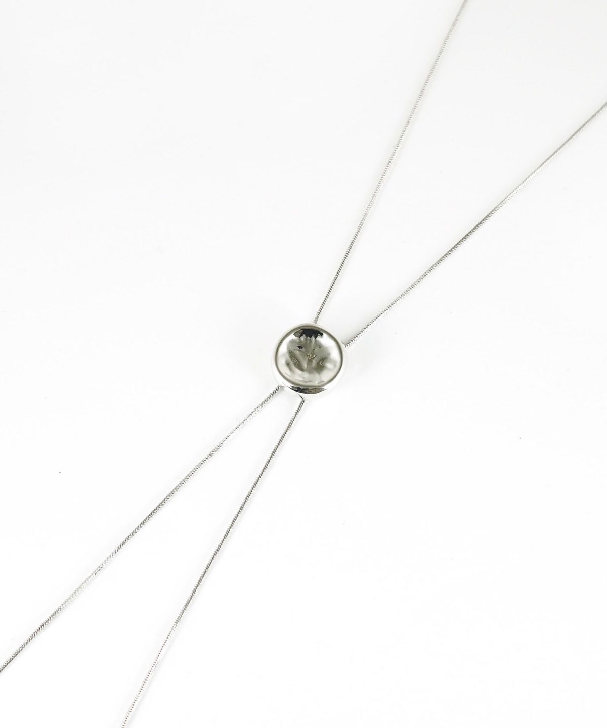 ラウンドプレートループタイネックレス