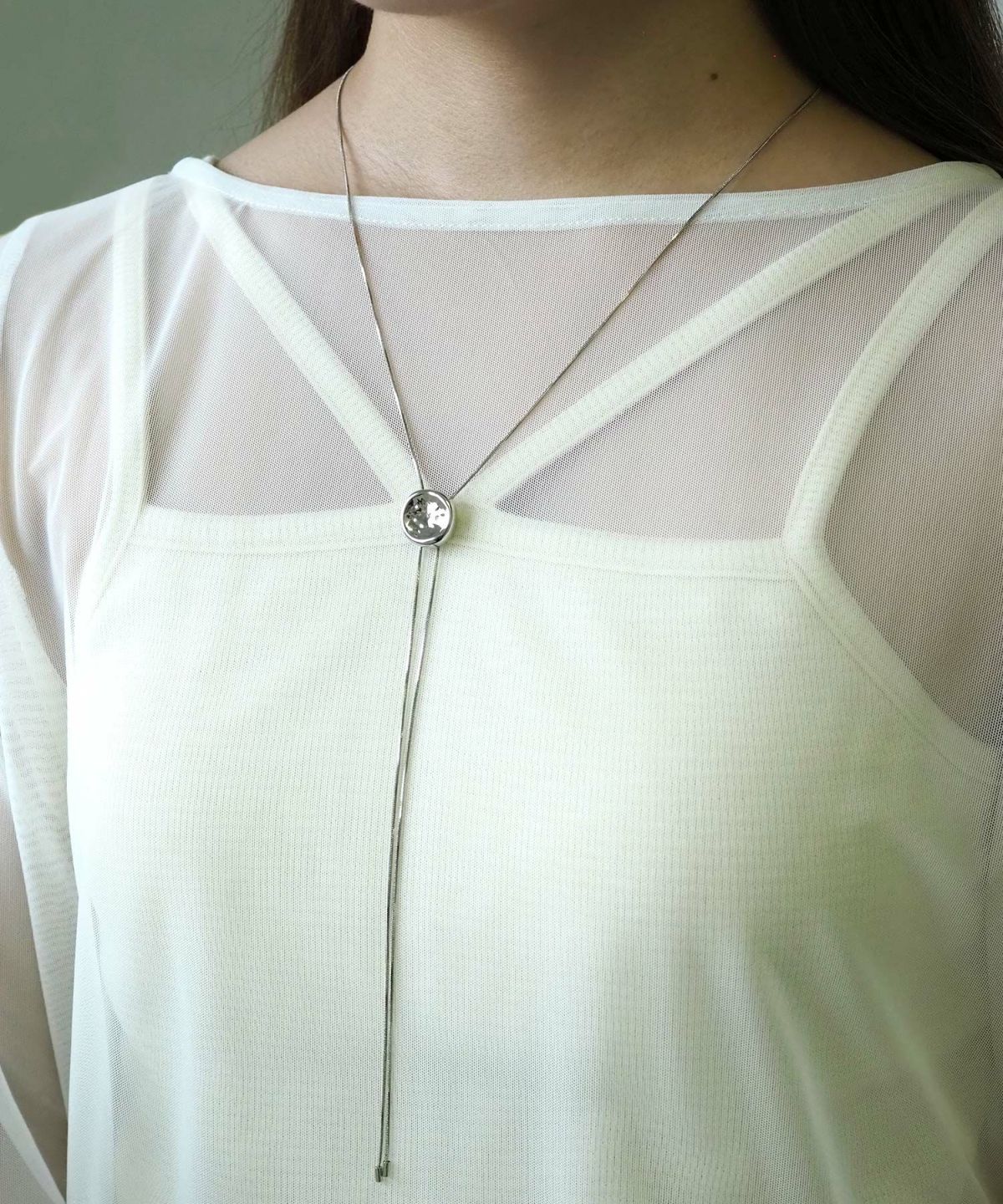 ラウンドプレートループタイネックレス