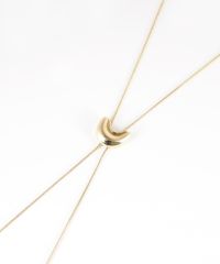 クレセントループタイネックレス