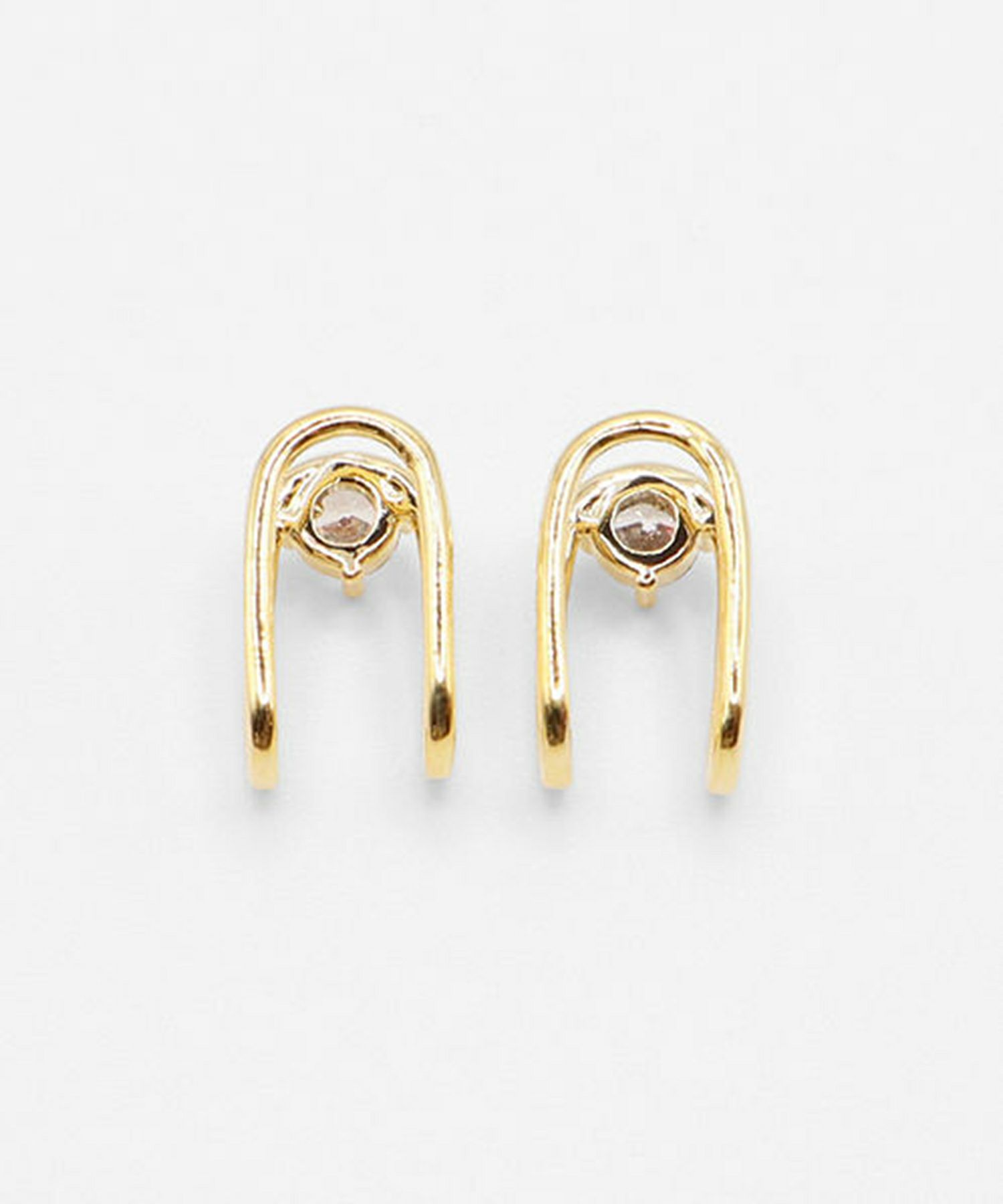 Uシェイプラウンドメタルイヤリング