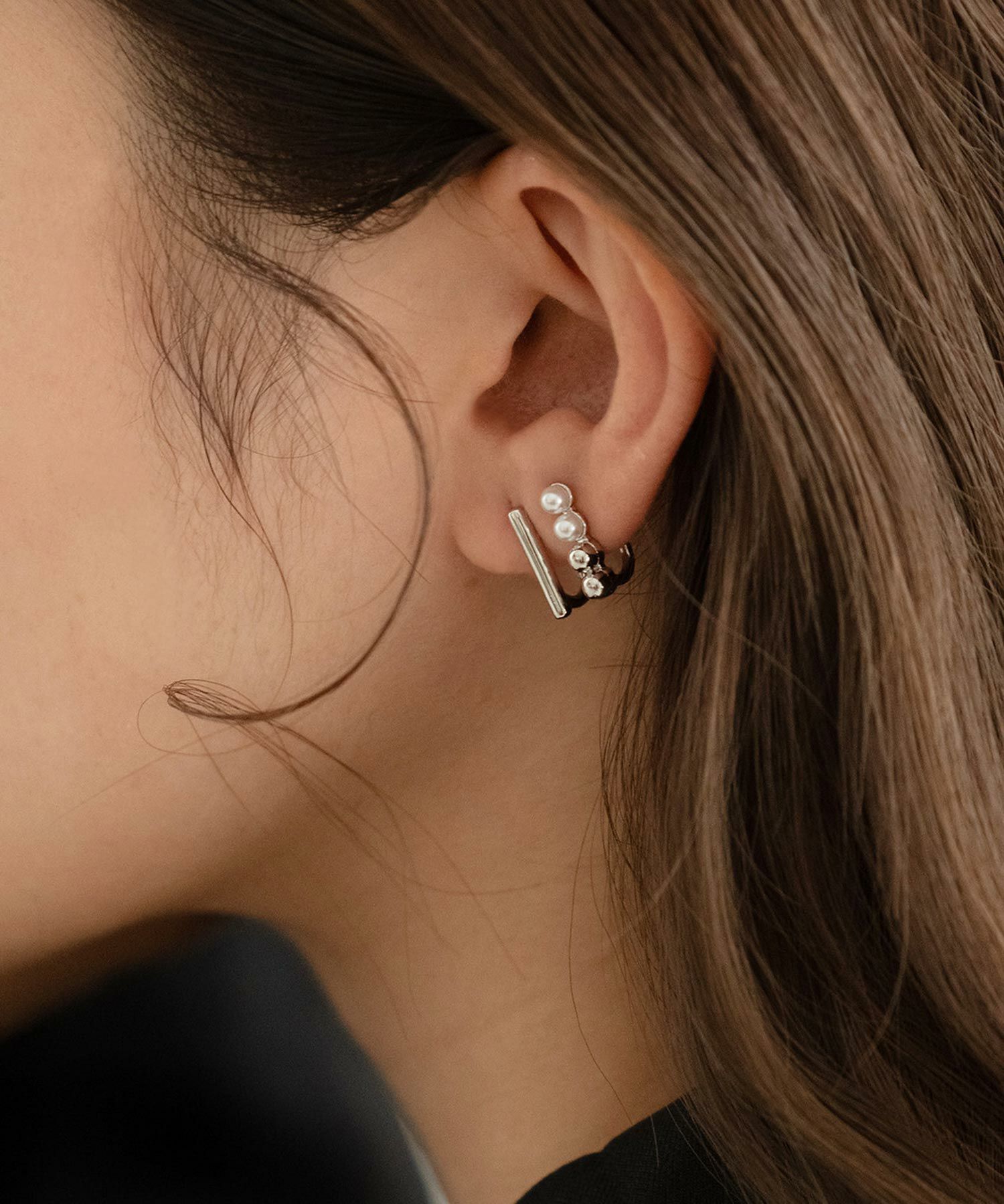 パールラインラウンドメタルイヤリング