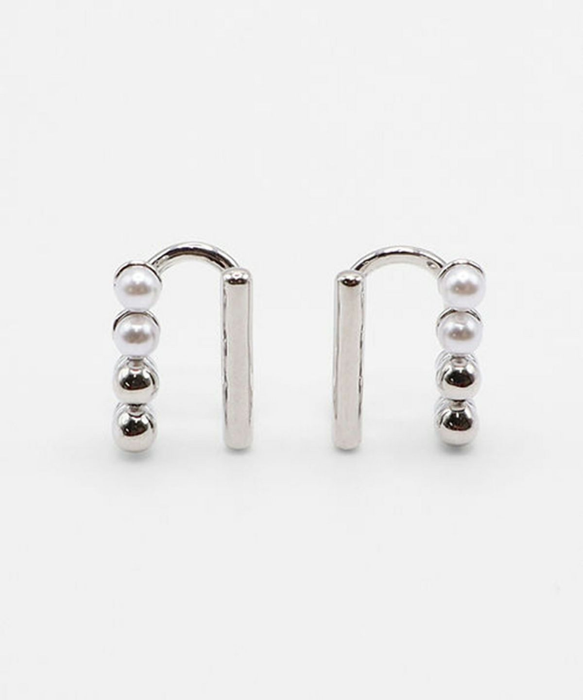 パールラインラウンドメタルイヤリング