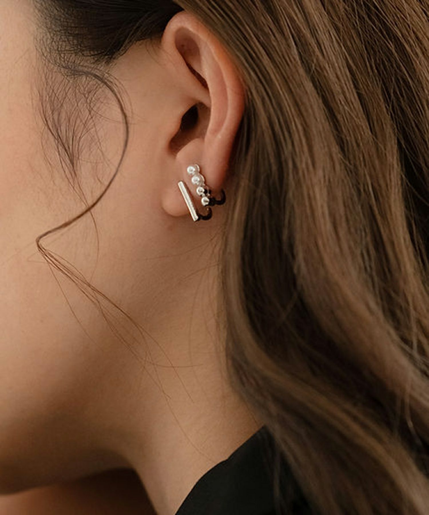 パールラインラウンドメタルイヤリング