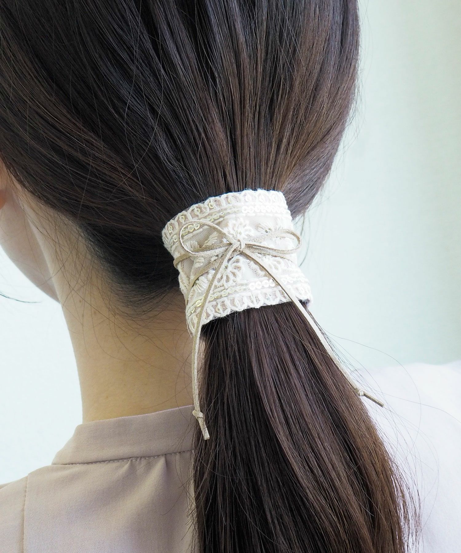 シークイン刺繍フラワーフック付きシュフィー【Zoule】