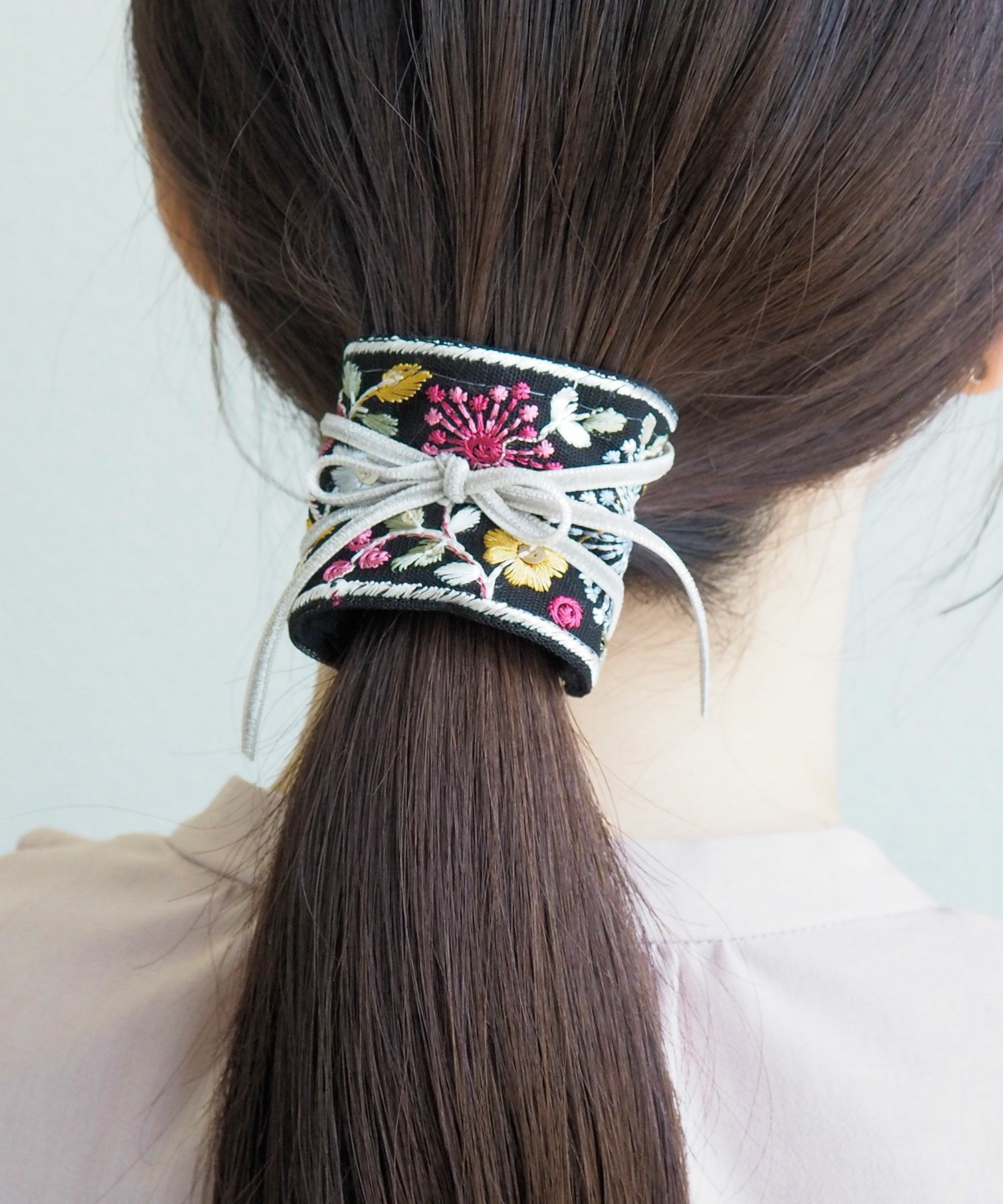 レトロ刺繍フラワーフック付きシュフィー【Zoule】