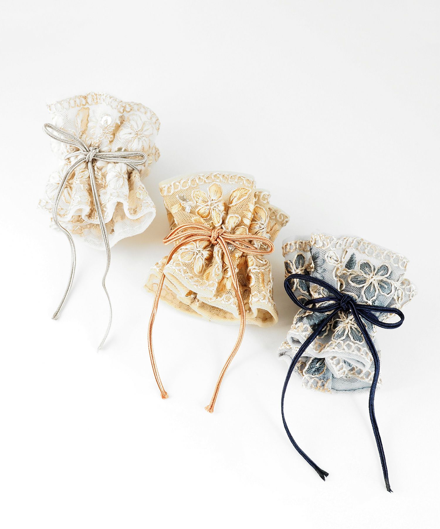 フリル刺繍フラワーフック付きシュフィー【Zoule】