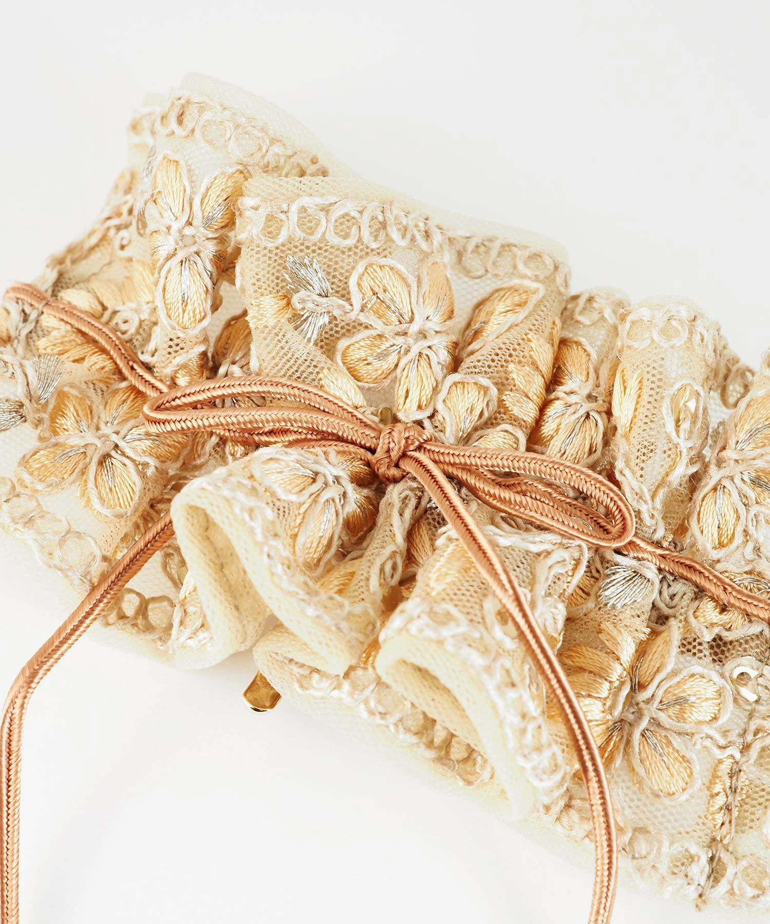 フリル刺繍フラワーフック付きシュフィー【Zoule】