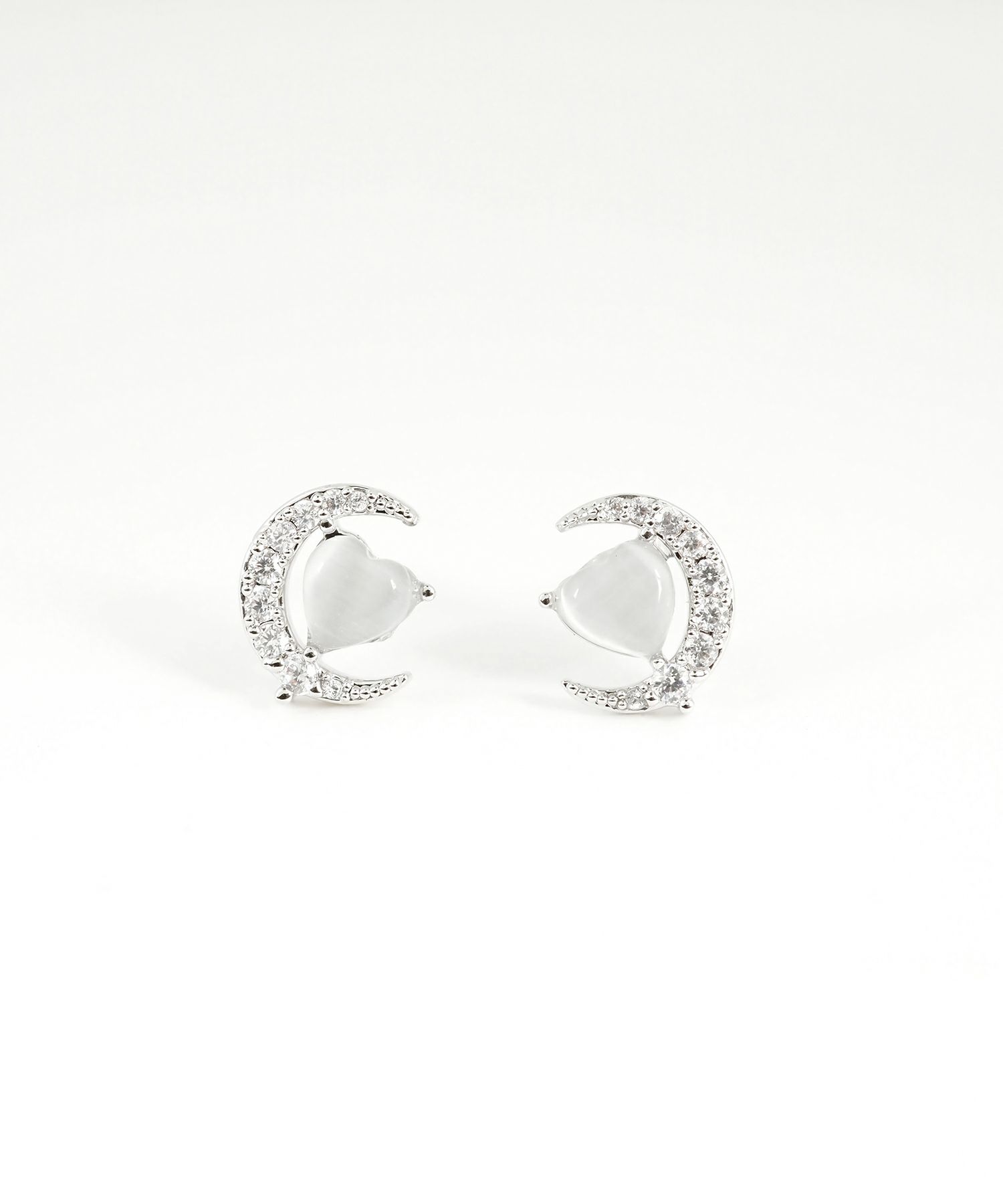 ハートムーンキャッツアイチタンポストピアス