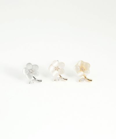 ピアス　No4151 凛 RIN 透明 ピアスキャッチ 落ちない シリコン 樹脂 軟骨 花形
